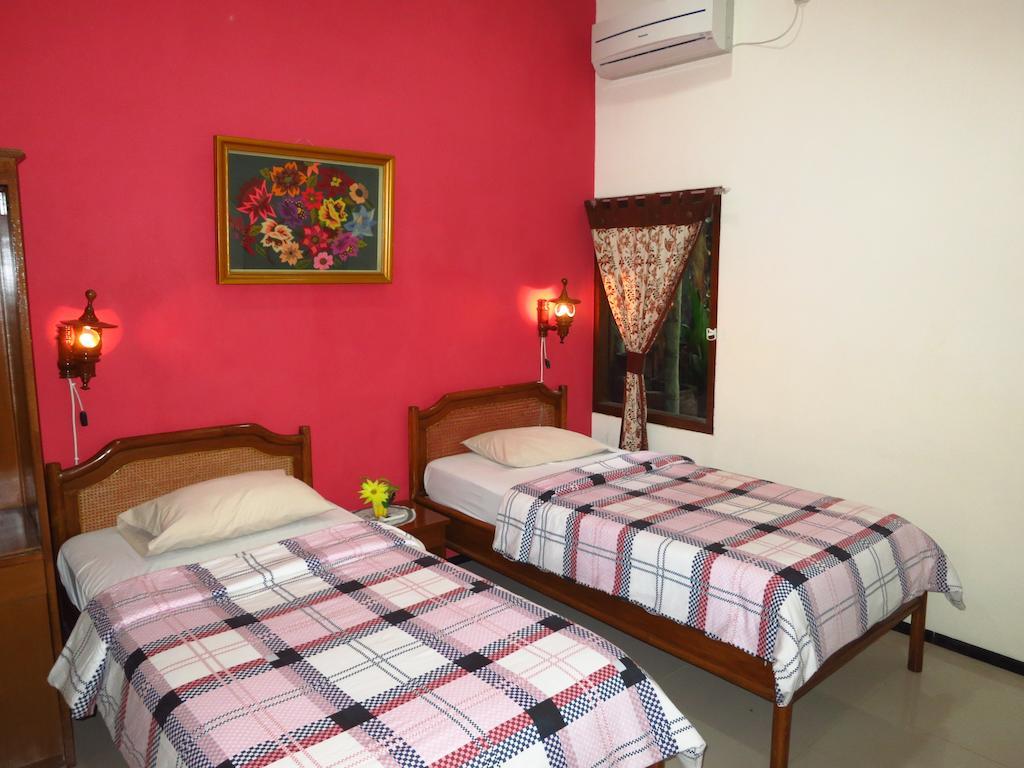 Enny'S Guest House Malang Quarto foto