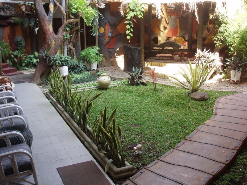 Enny'S Guest House Malang Exterior foto