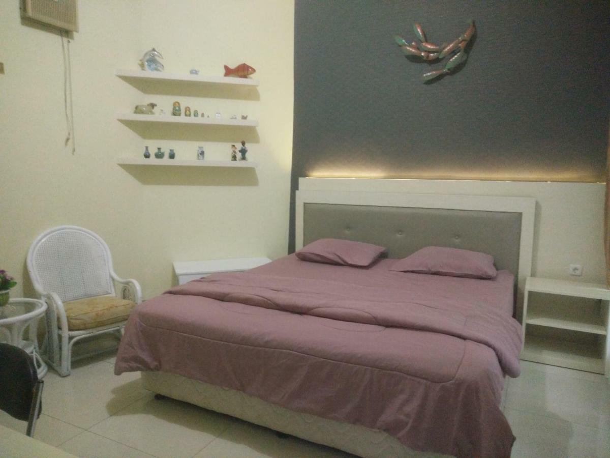 Enny'S Guest House Malang Exterior foto